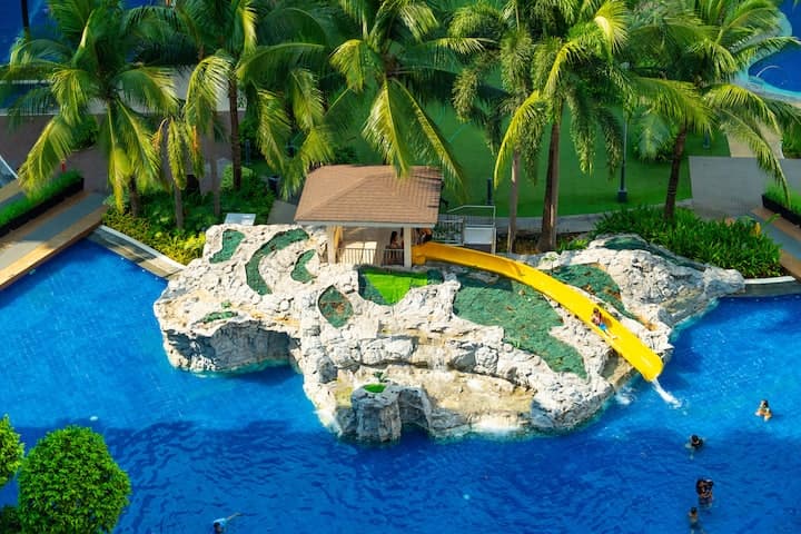 Pool deck
